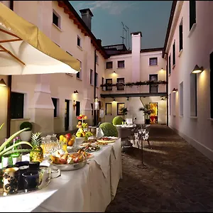 Hotel & Roma